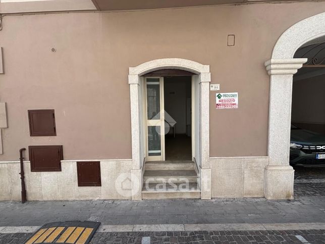 Ufficio in commerciale in Via Giulio Foglia 84