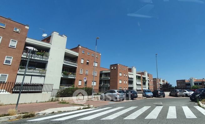Box/posto auto in residenziale in MARIO DEL MONACO 62
