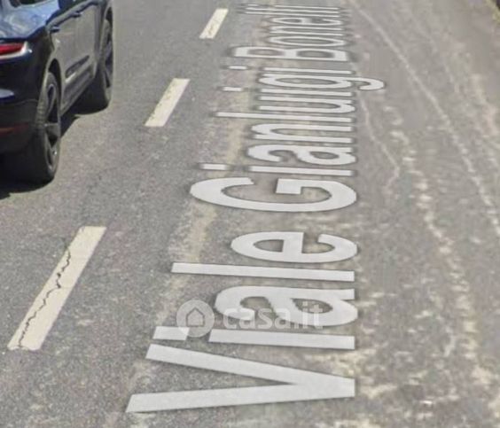 Box/posto auto in residenziale in Viale Gianluigi Bonelli