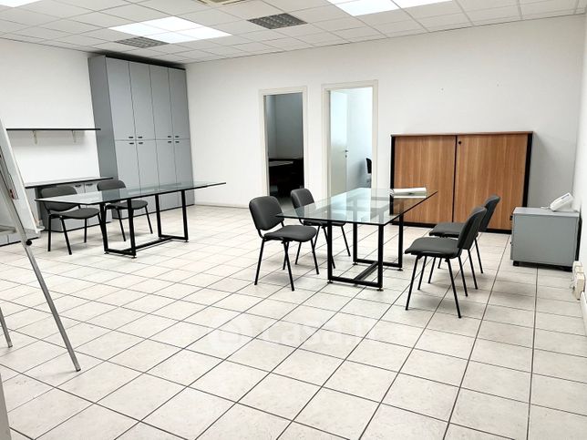 Ufficio in commerciale in