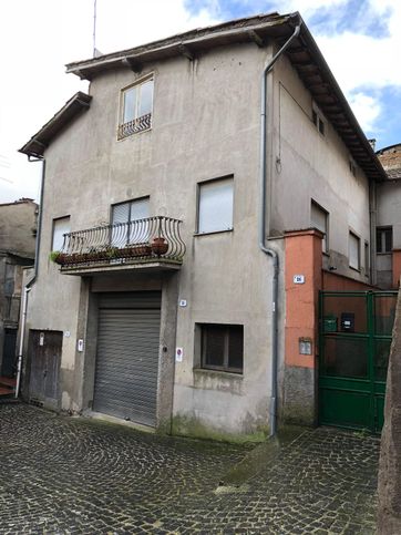 Box/posto auto in residenziale in Via del Crocifisso 18