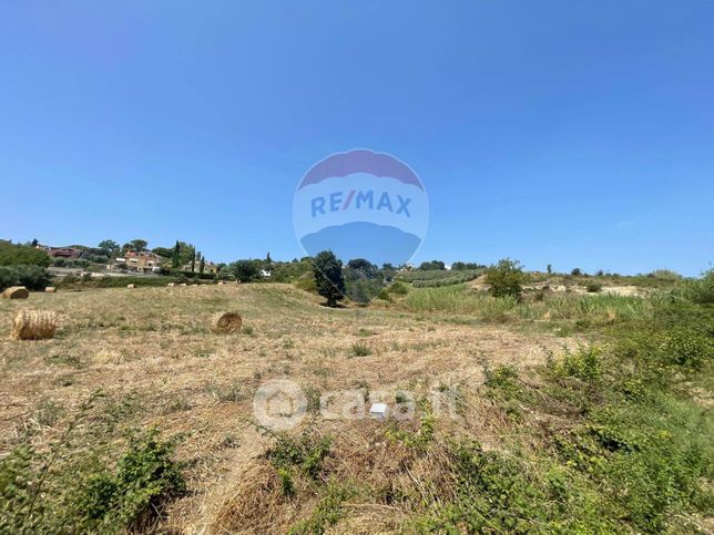 Terreno agricolo in commerciale in Via Lussemburgo