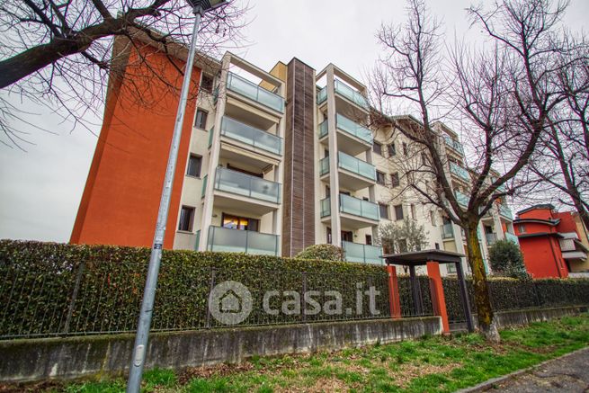Appartamento in residenziale in Via Pizzo Camino 39