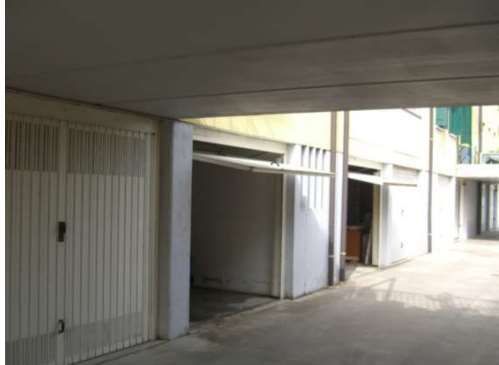 Garage/posto auto in residenziale in Via Francesco Vezzi