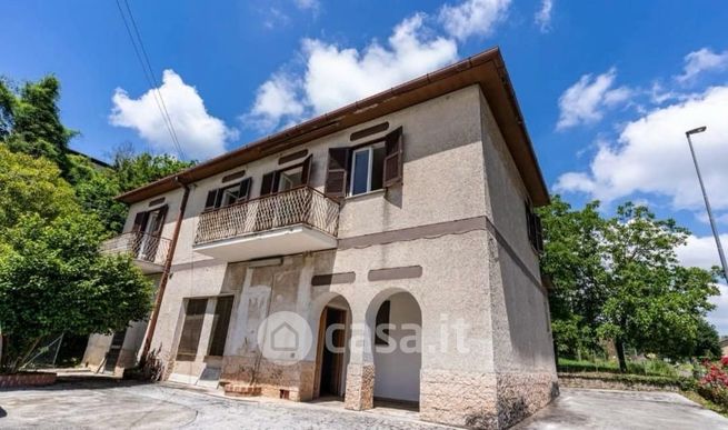 Casa indipendente in residenziale in Via Tuscolana