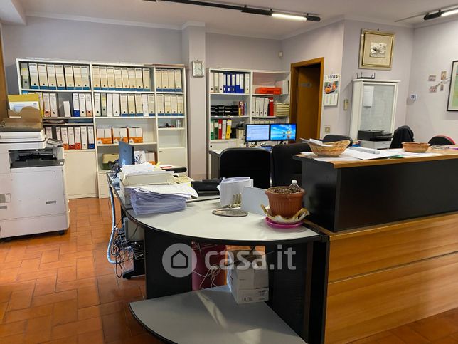 Ufficio in commerciale in Via Angelo Blasi 32
