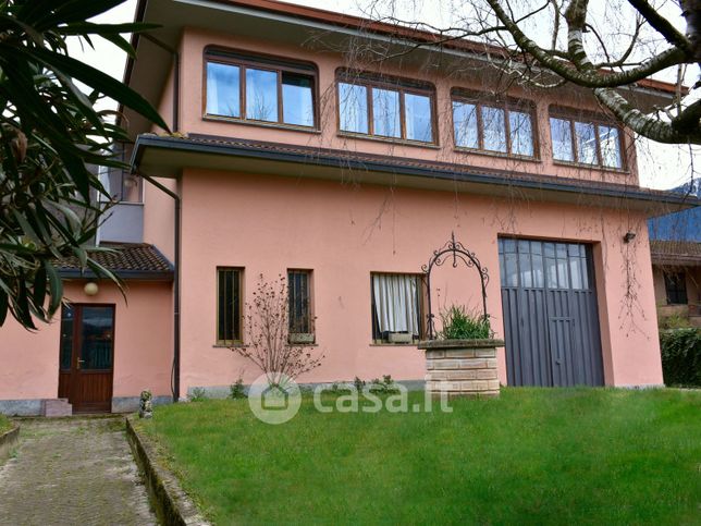 Villa in residenziale in Via Ezio Vanoni