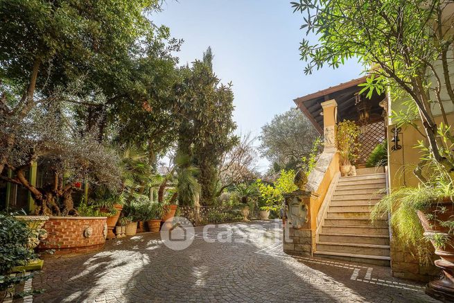 Casa indipendente in residenziale in Via Adamello