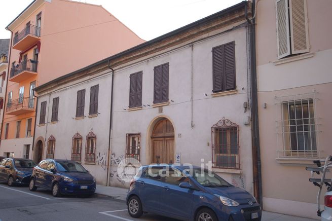 Casa indipendente in residenziale in Borgo dei Leoni 95