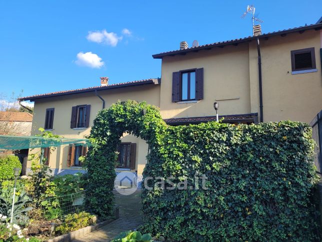 Casa indipendente in residenziale in Via Monte Grappa