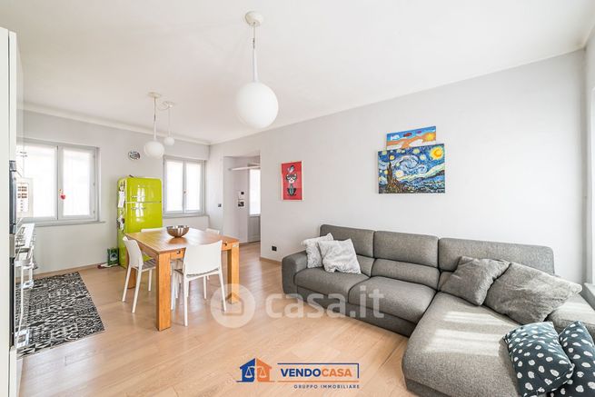 Appartamento in residenziale in Via Carlo Costa 7