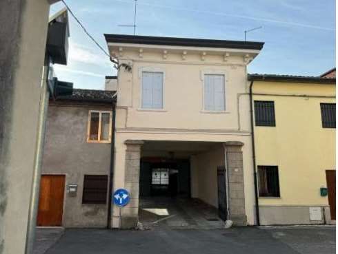 Appartamento in residenziale in Via Damiano Chiesa 9