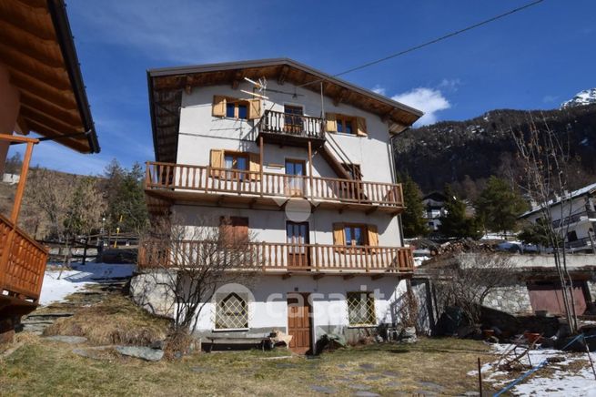Appartamento in residenziale in Artaz 32