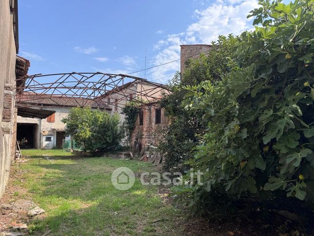Rustico/casale in residenziale in Corso Camillo Benso Conte di Cavour 111