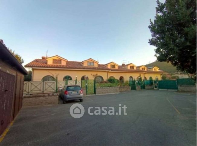 Villetta a schiera in residenziale in Via Rocca Priora 20