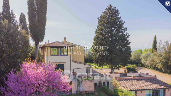 Villa in residenziale in Via Riboia 11