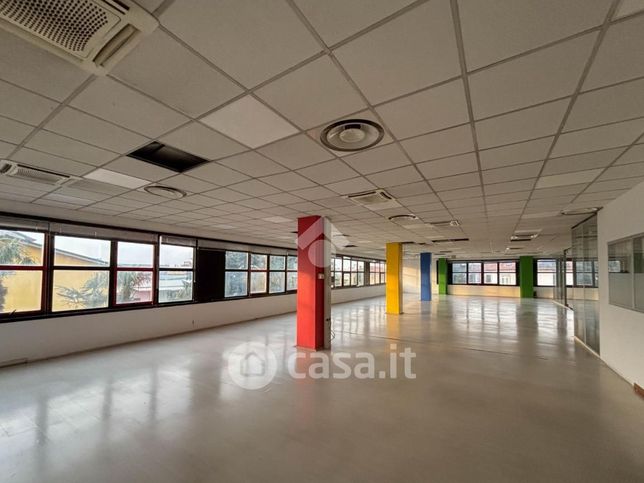Capannone in commerciale in Via Salvo D'Acquisto 29