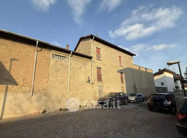 Villetta a schiera in residenziale in Via Novara 4