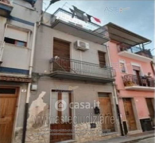 Appartamento in residenziale in Via Villari 9