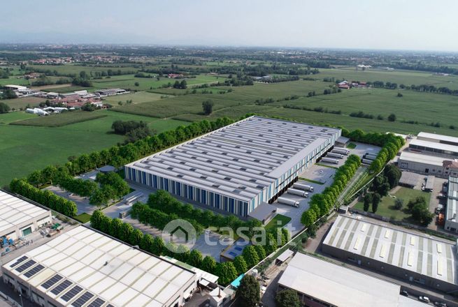 Capannone in commerciale in Via Aldo Moro