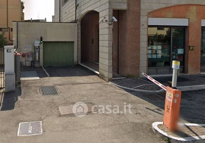 Garage/posto auto in residenziale in Via Martiri della Libertà 2