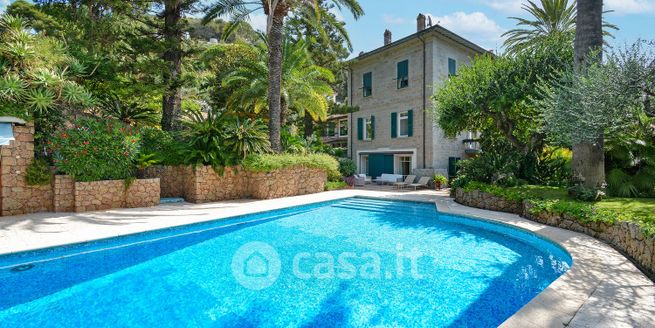 Appartamento in residenziale in Via Cesare Augusto