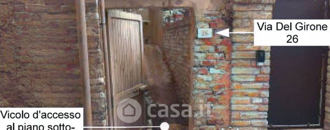 Box/posto auto in residenziale in Via del Girone