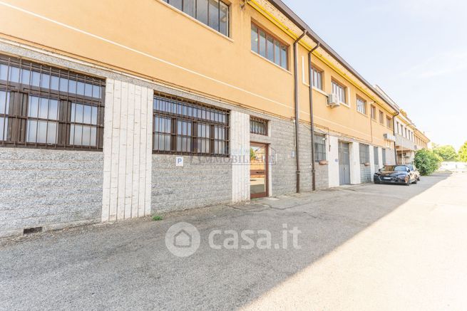 Ufficio in commerciale in Via Bruno Buozzi 22