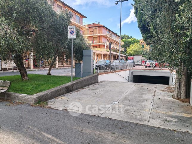 Garage/posto auto in residenziale in Piazza Magnolie