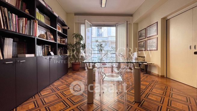 Ufficio in commerciale in Via Giovanni Marradi 1