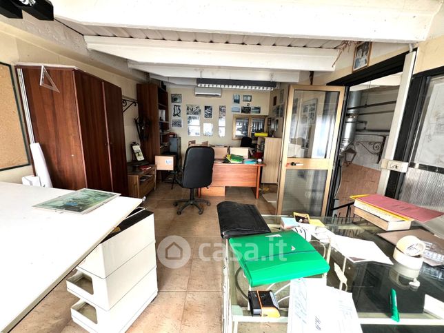 Capannone in commerciale in Via Virginio