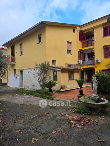 Casa indipendente in residenziale in Via Vicinanzo