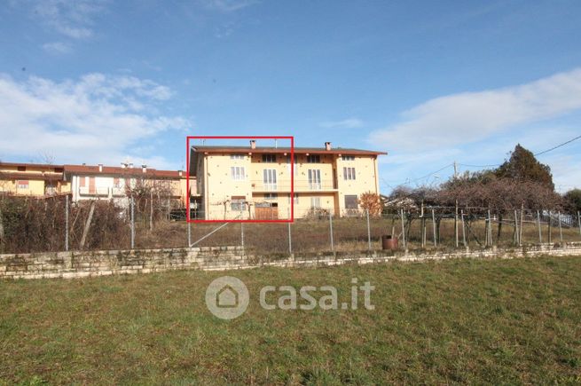 Casa bi/trifamiliare in residenziale in Contrada Nogareo