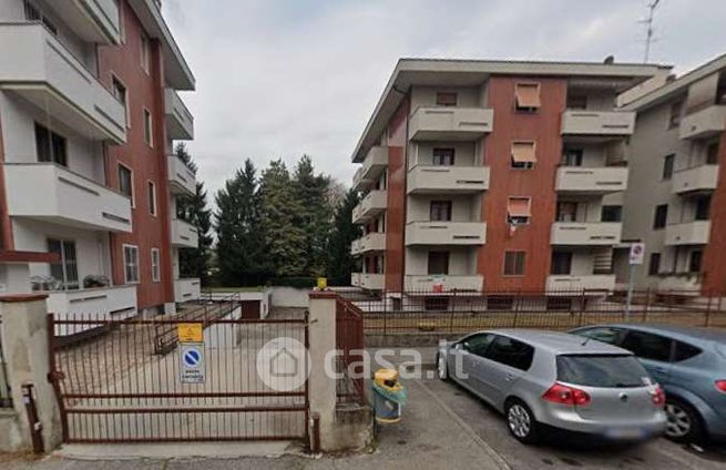 Box/posto auto in residenziale in Via Giuseppe Mazzini 18