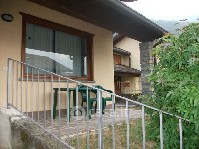 Casa bi/trifamiliare in residenziale in Via VIGNOLO