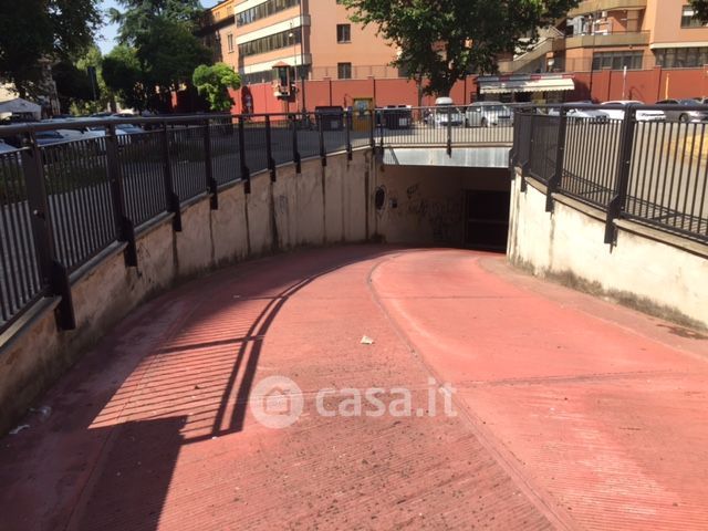 Box/posto auto in residenziale in Piazza Melozzo da ForlÃ¬ 4