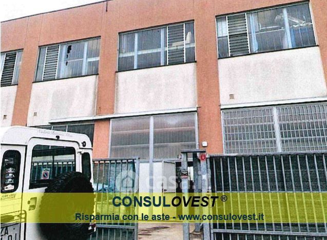 Capannone in commerciale in Via Nilde Iotti 61