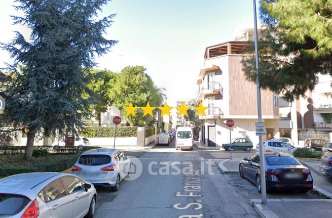 Box/posto auto in residenziale in Via San Francesco D'Assisi