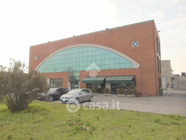 Ufficio in commerciale in Via Ferri 2
