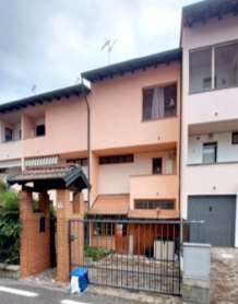 Villetta a schiera in residenziale in Via Aldo Moro 12