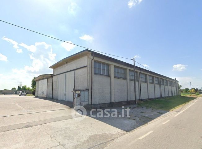 Capannone in commerciale in Strada Gandine