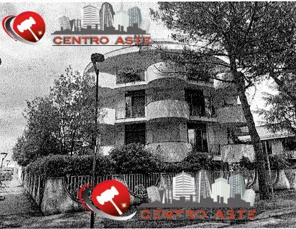 Ufficio in commerciale in Viale Paolo de Cecco