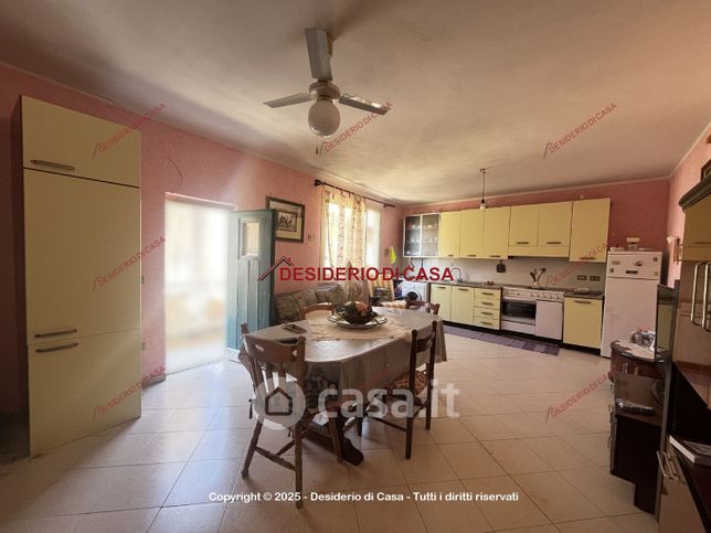 Casa indipendente in residenziale in Piazza Sicilia 5