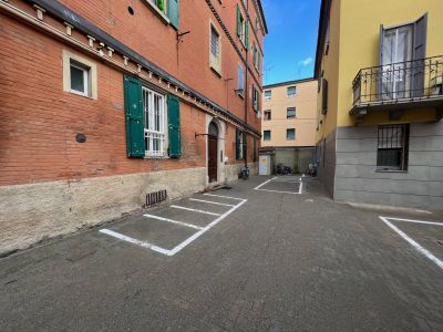 Garage/posto auto in residenziale in Via Andrea Costa