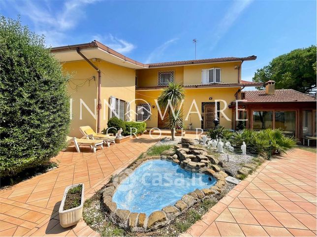 Villa in residenziale in Via Filippo Turati 19