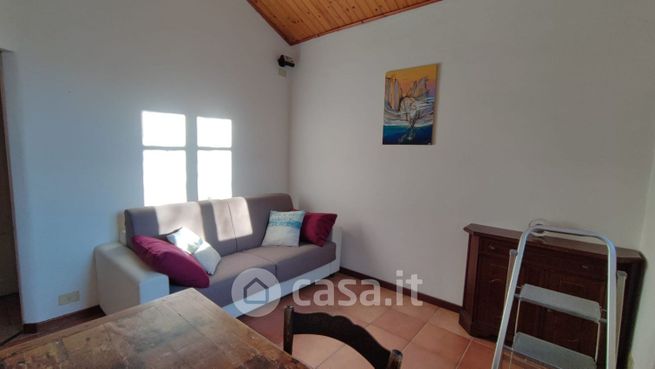 Appartamento in residenziale in Via Castel Baradello