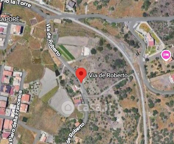 Terreno agricolo in commerciale in Via de Roberto