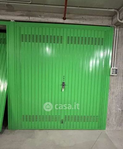 Box/posto auto in residenziale in Via Envie