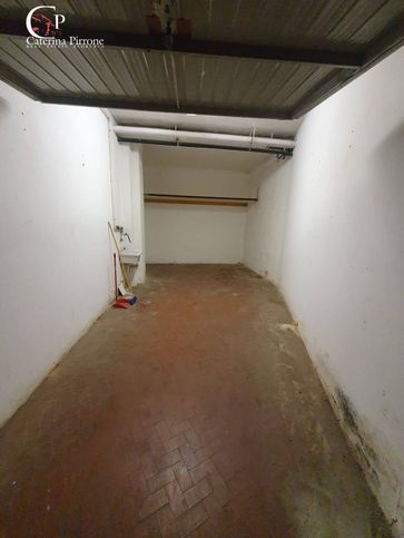 Box/posto auto in residenziale in Via delle Lame 10