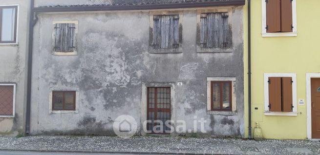 Casa indipendente in residenziale in Via Domegiano 33